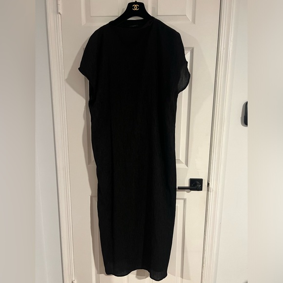 COS Long Crinkled Minimalist Dress Black Size Small Excellent Condition - Picture 3 of 13